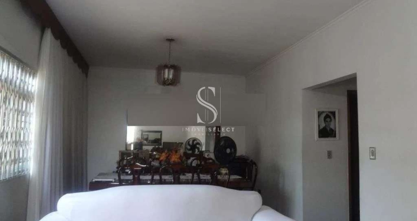 Saude - Casa de 250m² com 3 dormitórios, 1 suíte e 4 vagas.