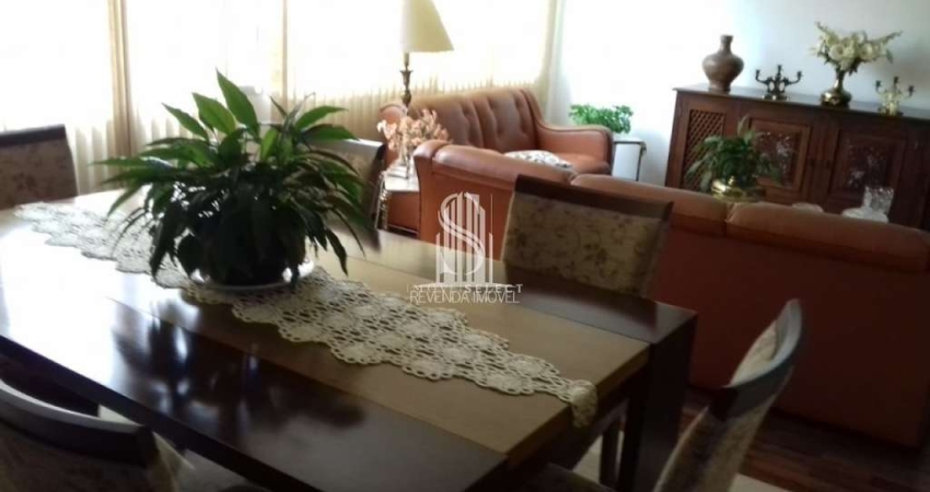 BROOKLIN - CASA EM CONDOMÍNIO DE 272M² COM 4 DORMITÓRIOS, 2 SUÍTES E 5 VAGAS.