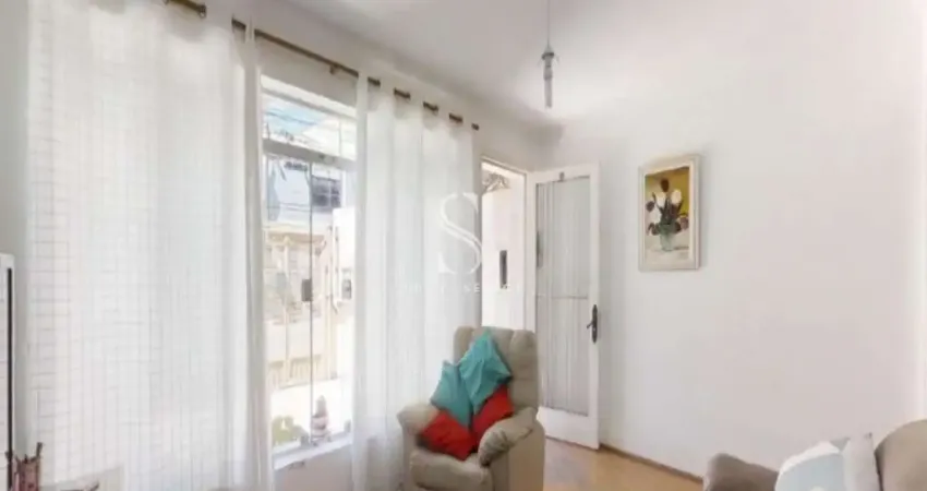 BARRA FUNDA - CASA ASSOBRADADA DE 160m² COM 3 DORMITÓRIOS, 2 BANHEIROS E 2 VAGAS.