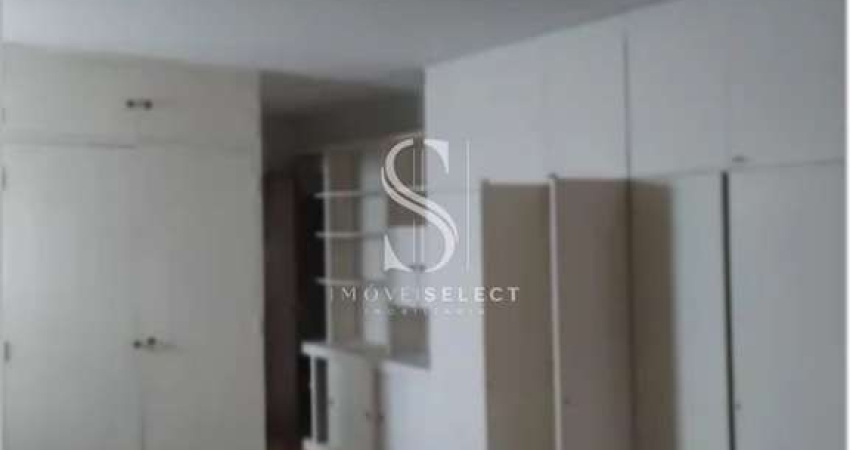 CIDADE MONÇÕES, CASA RESIDENCIAL DE 400M² COM 5 DORMITORIOS, 1 SUITE E 7 VAGAS DE GARAGEM.