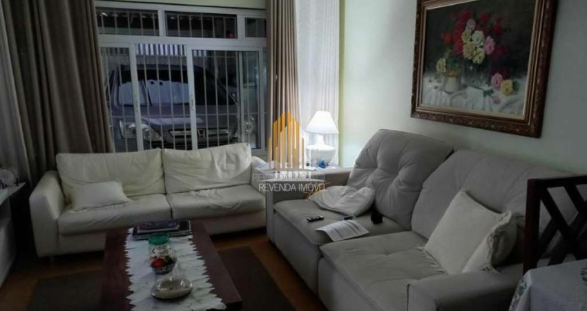 Sobrado Residencial de 160m² com 2 dormitório, edícula, 2 vagas em Moema - São Paulo/SP.