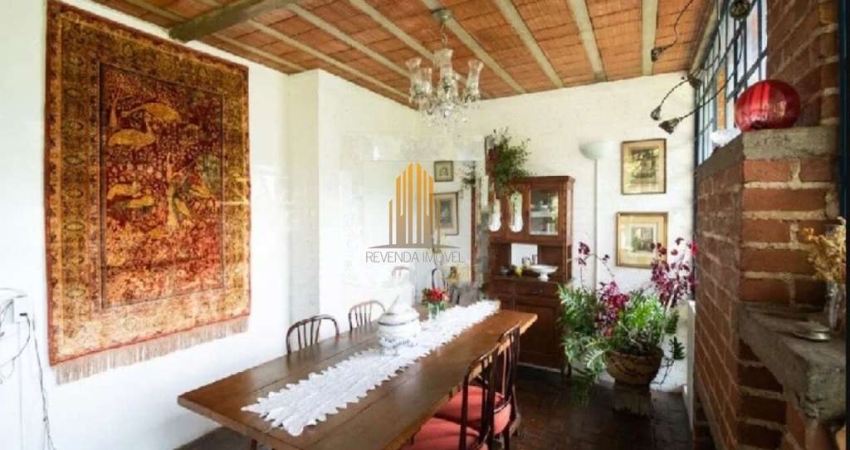 Butantã - Casa terrea a venda com 200m², 3 quartos sendo 1 suite, 2 banheiros e 3 vagas