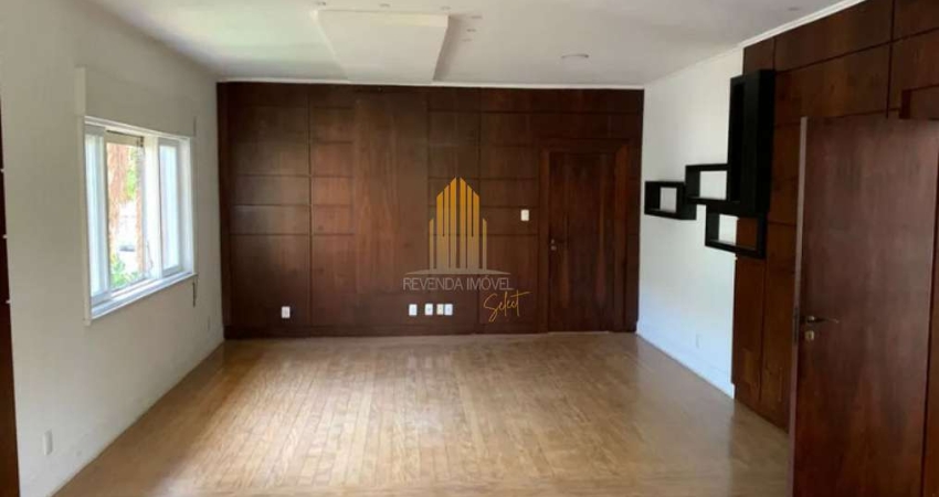 Jardim Paulista, Casa Residencial de 439m² com 3 dormitórios, 1 suíte, 6 vagas.