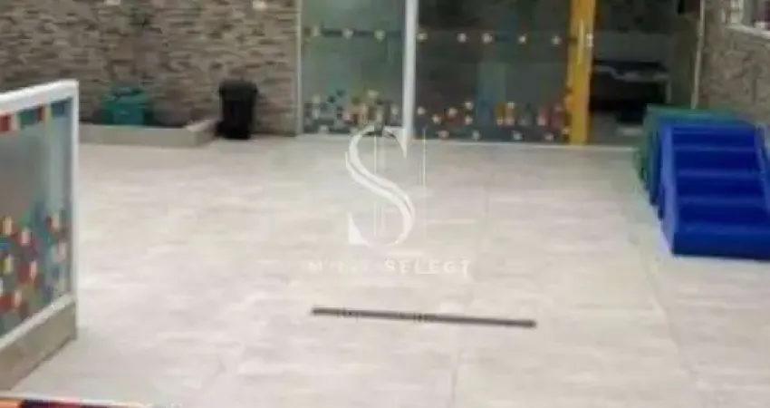 CASA  COMERCIAL ASSOBRADADA, LAPA DE 330m² COM 12 SALAS, 4 BANHEIROS E 4 VAGAS Á VENDA