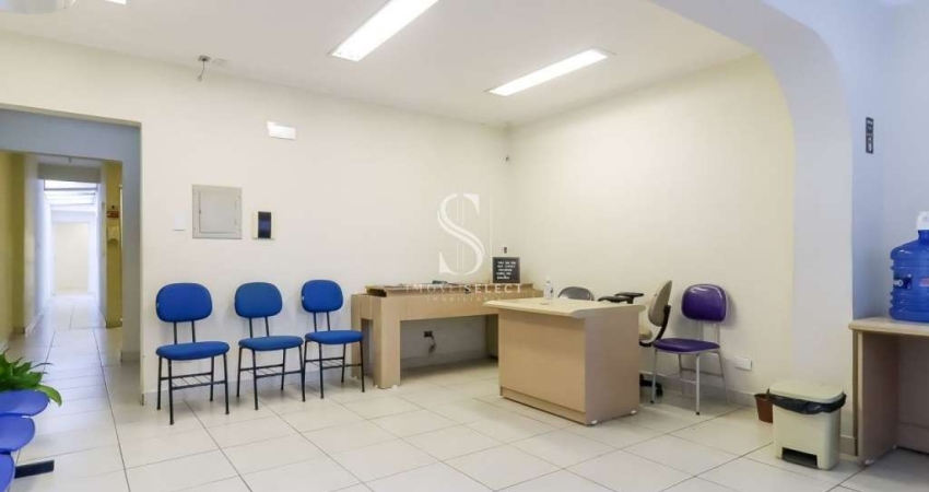 CASA COMERCIAL ASSOBRADADA ADAPTADA PARA CLINICA MEDICA - 220M2 CONSTRUÍDOS 11 SALAS COM AR COND 7 B