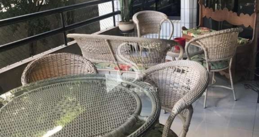 Condomínio Parque Morumbi, Morumbi. Apartamento com 230m² Quatro dormitórios, banheiro social e três