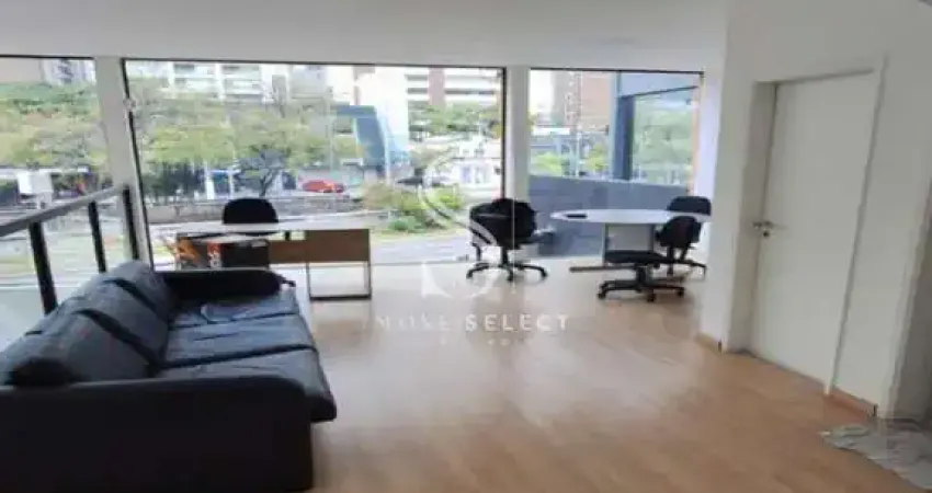 Vila Nova Conceição, Prédio Comercial de 180m² com copa e 4 vagas de garagem.