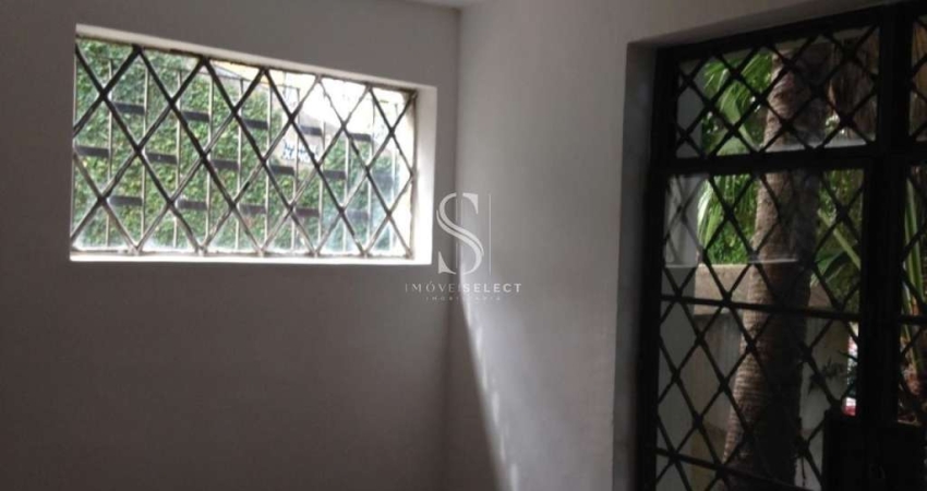 Sumaré - Casa Comercial de 607m² com 14 amplas salas, 8 banheiros e 10 vagas.