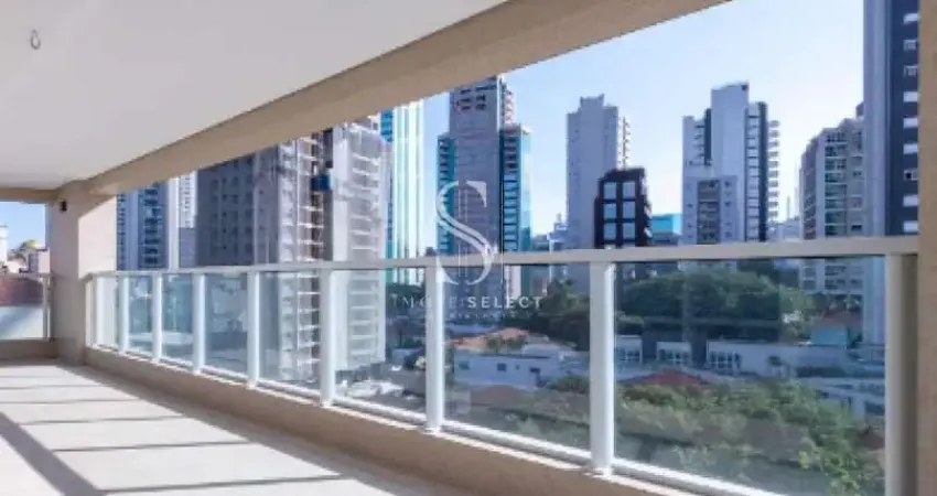 St. Regis  Apartamento à venda de 272m² com 4 dormitórios sendo 3 suítes e 6 vagas na Aclimação - SP