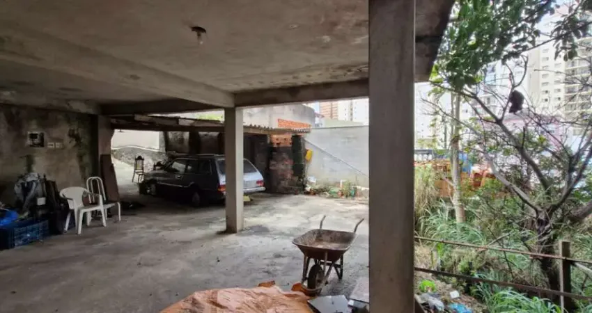 Santana, Terreno de 320m² com construção antiga.