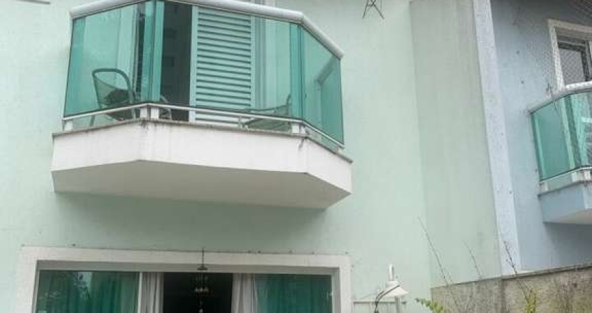Saúde, Sobrado Residencial de 170m² com 4 dormitórios, 3 suítes, 3 vagas.
