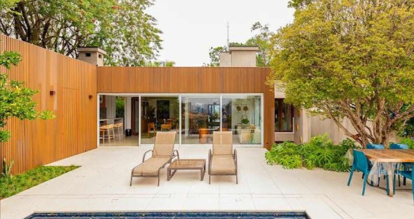 JARDIM GUEDALA - CASA EM RUA FECHADA, 3 QUARTOS (3 SUÍTES) E 3 VAGAS DE GARAGEM.