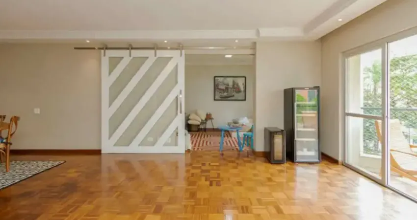 Condomínio Castella Mayor em Indianópolis, Apartamento de 158m² com 3 suítes, 2 vagas.