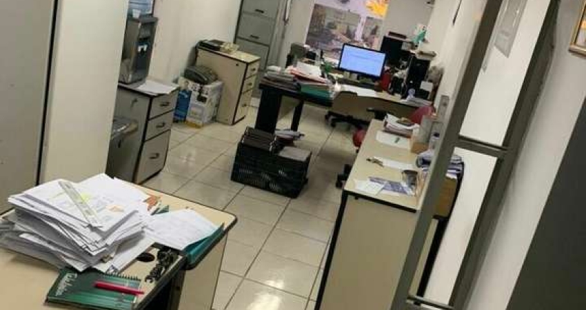 Ipiranga, Galpão Comercial de 252m² com escritório.