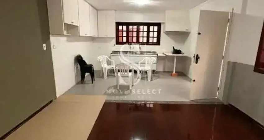 Vila Sônia, Casa Residencial de 200m² com 3 dormitórios, 1 suíte, 2 vagas.