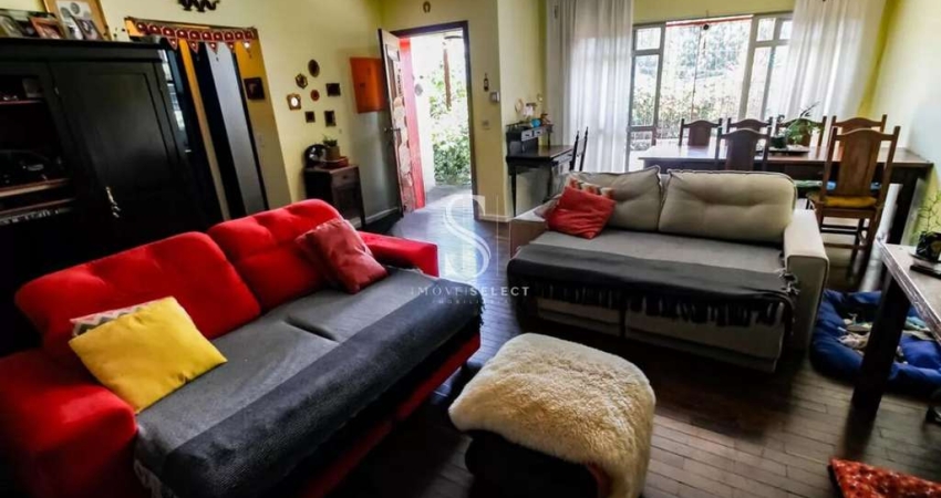 Morumbi - Casa de 266m² com 3 dormitórios, suíte e 2 vagas.