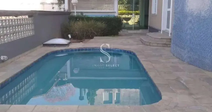 Morumbi - Casa de 700m² com 4 dormitórios, 3 suítes, piscina e 6 vagas.