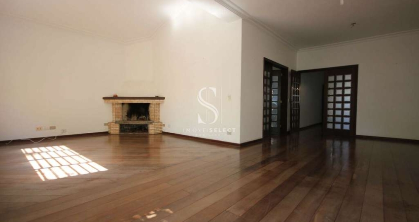 Campo Belo, Sobrado Residencial de 308m² com 3 suítes, 2 vagas.