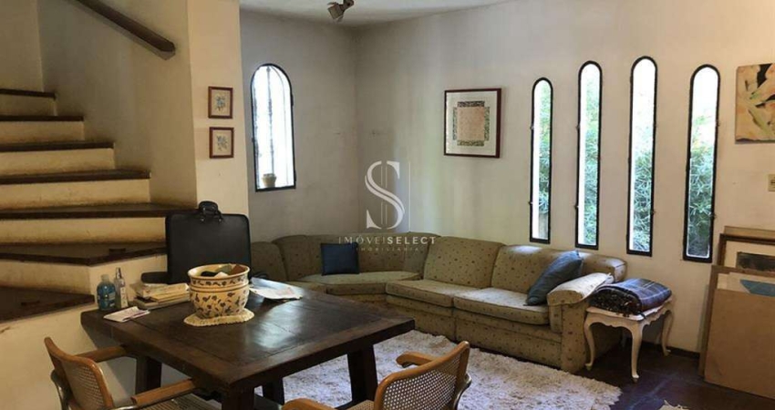 Condomínio Vale do Morumbi - Casa de 202m² com 3 dormitórios, 2 suítes e 4 vagas.