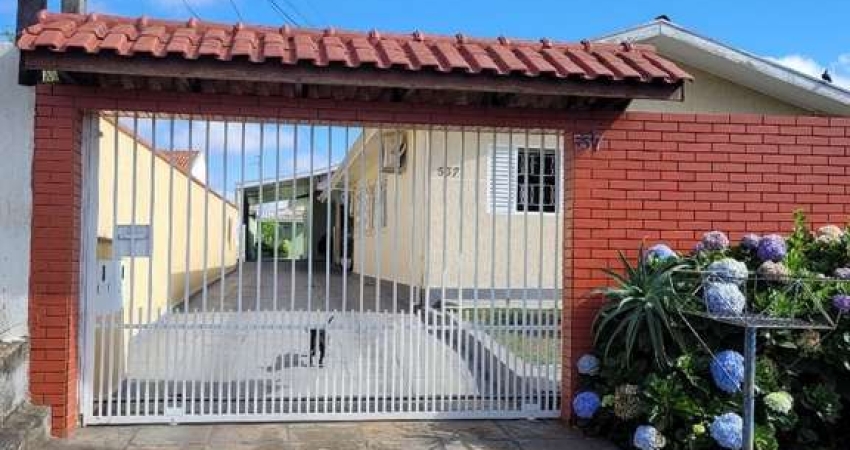 Terreno 500 m2, com 2 casas com 03 qtos cada, total 280m2 construidos, prox terminal bairro alto