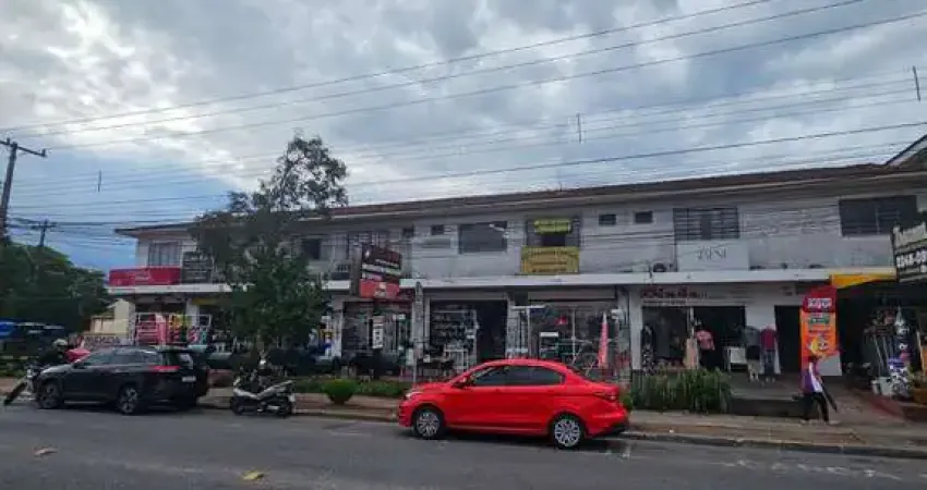 Sala comercial -Novo Mundo- já locada, excelente localização, área de grande movimento