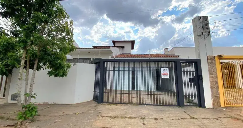 Casa com 5 quartos para alugar no Jardim Maria Izabel, Marília