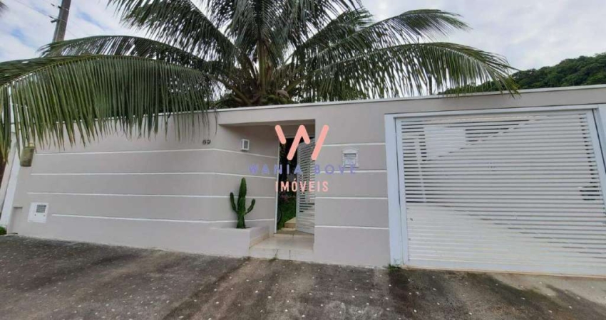 Casa a 150m da Praia, com 4 dormitórios à venda, 236 m² por R$ 1.500.000 - Cigarras - São Sebastião/SP