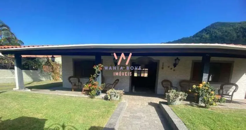 Casa a 200m da Praia, com 2 dormitórios à venda, 400m² por R$1.500.000 - Barequeçaba - São Sebastião/SP