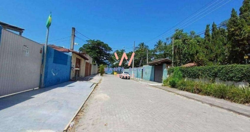 Casa a 50m da Praia, com 3 dormitórios à venda, 276m² por R$2.100.000 - Barequeçaba - São Sebastião/SP