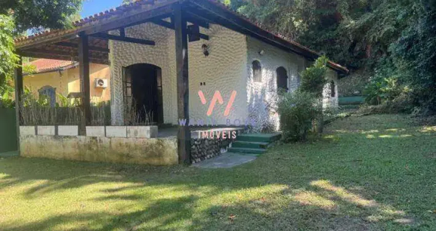 Casa a 250m da Praia, com 3 dormitórios à venda, 146m² por R$1.700.000 - Guaecá - São Sebastião/SP