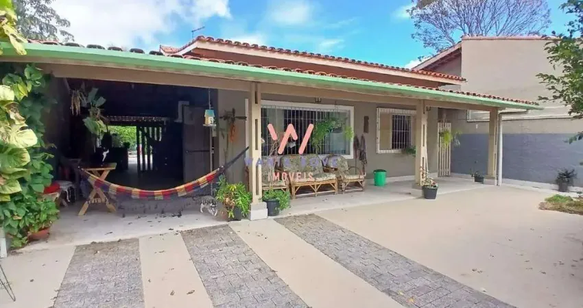 Casa a 700m da praia, com 2 dormitórios à venda, 161 m² por r$ 650.000 - porto novo - caraguatatuba/sp