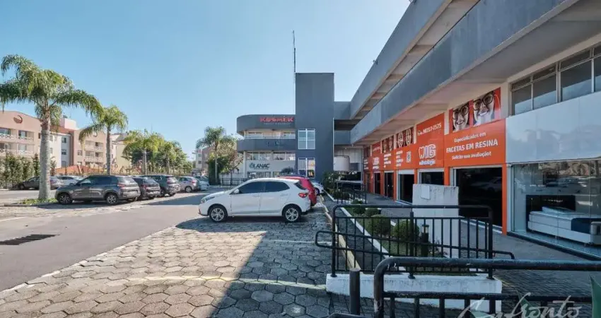 Sala comercial com 1 sala para alugar na Avenida Brasília, 6131, Novo Mundo, Curitiba