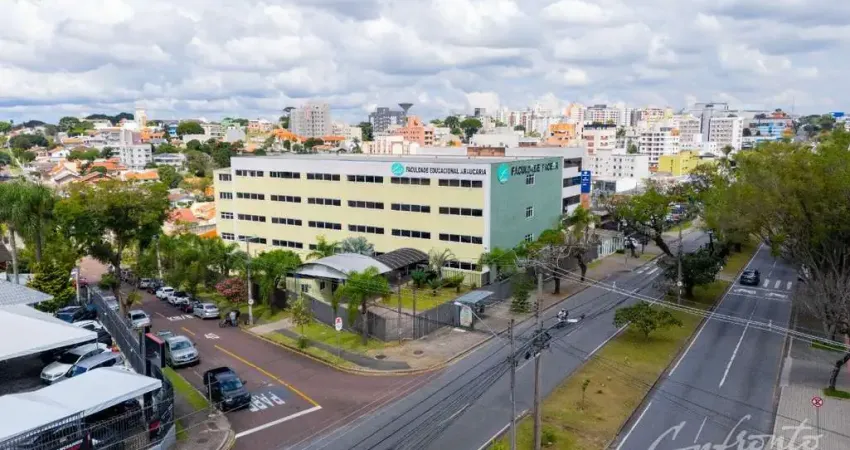 Prédio para alugar na Avenida Presidente Kennedy, 3065, Rebouças, Curitiba