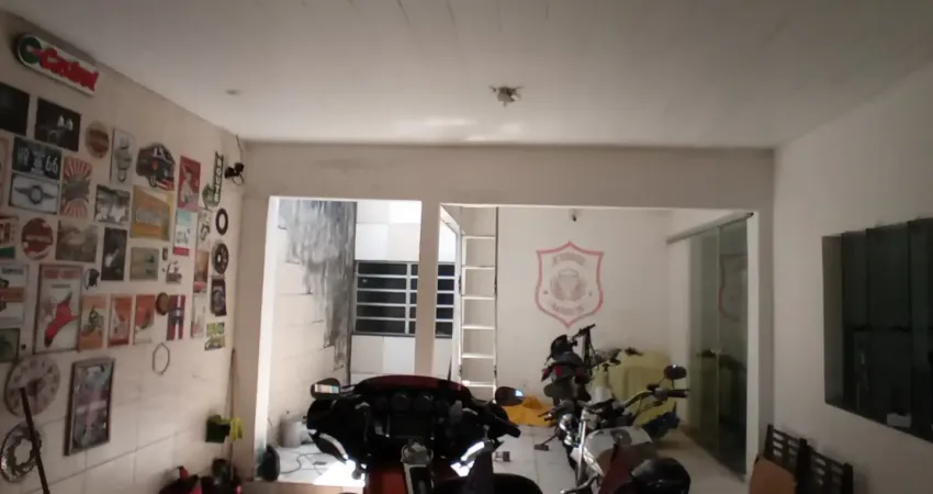 Alugo bela e espaçosa casa próximo ao formosa da cidade nova e a praça da bíblia