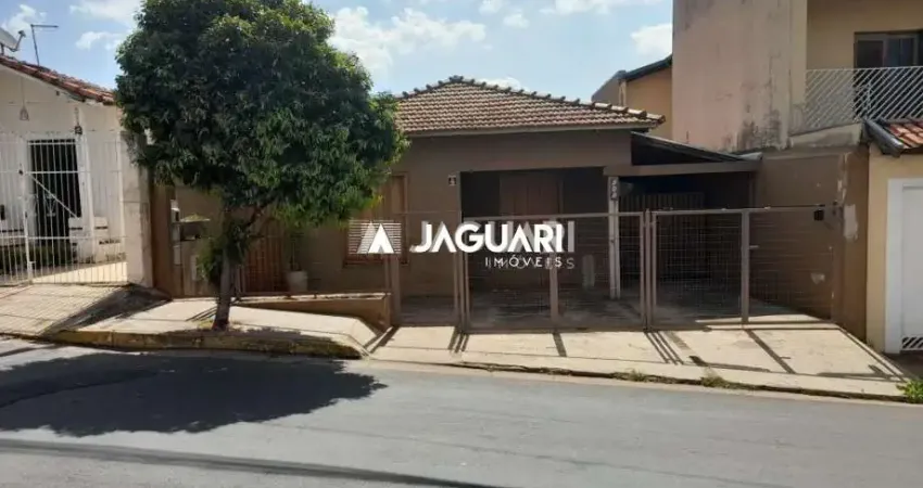 Casa no Bairro CENTRO na cidade de  Agudos;