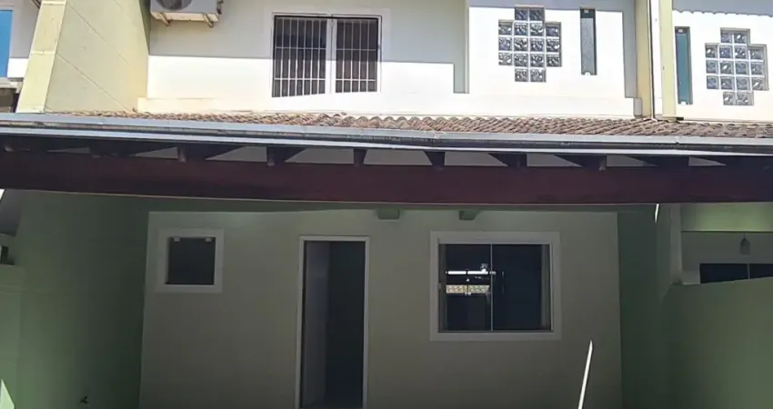 Sobrado condomínio fechado