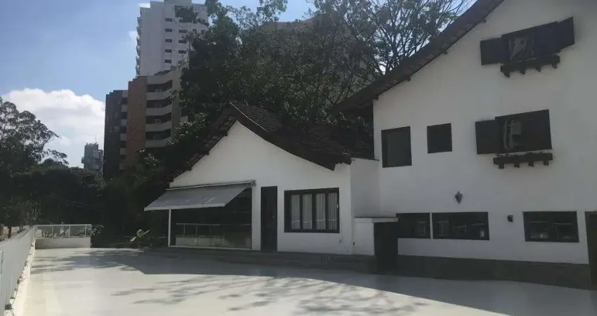 Prédio para alugar no Jardim Fonte do Morumbi, São Paulo 