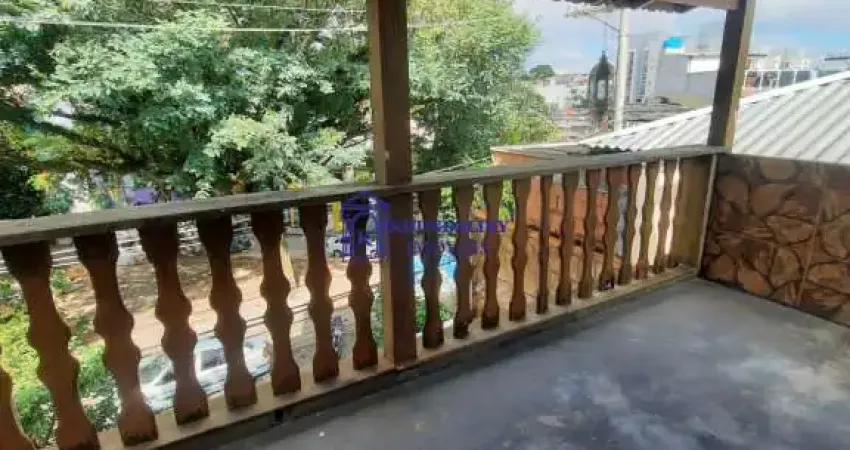 SOBRADO A VENDA COM 2 CASAS NO QUINTAL - R$690.000,00