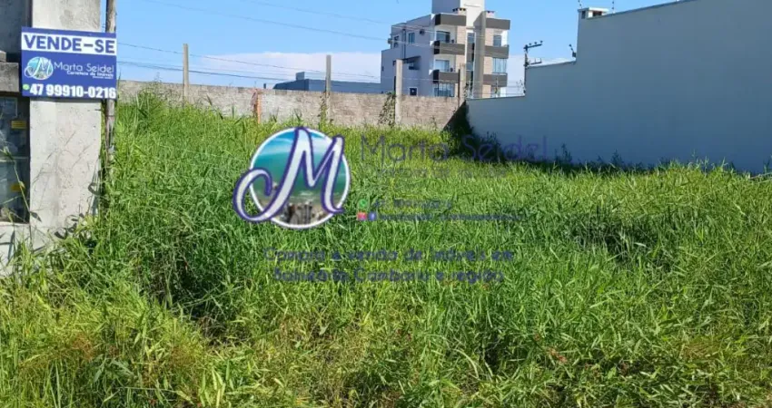 Terreno  à 800 metros da praia com 260m2  Balneário Piçarras-SC