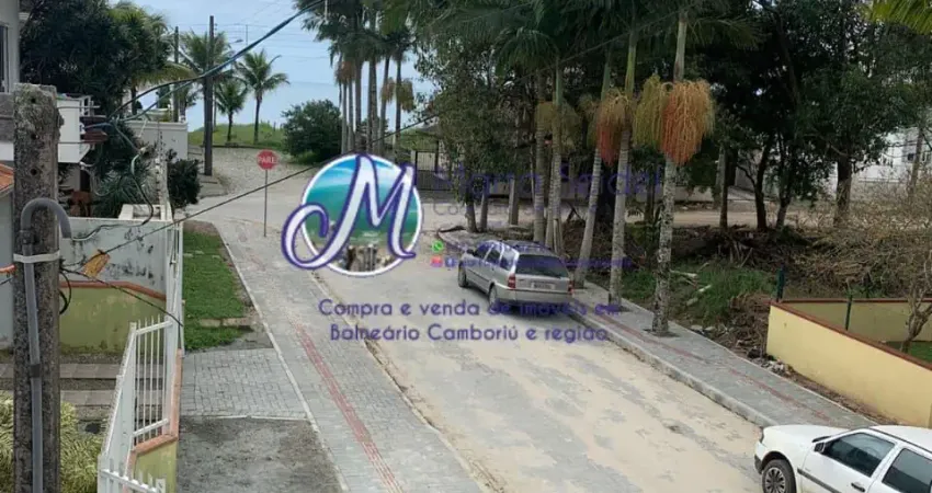 Casa 2 pisos com 3 Suítes  em Balneário Piçarras-SC