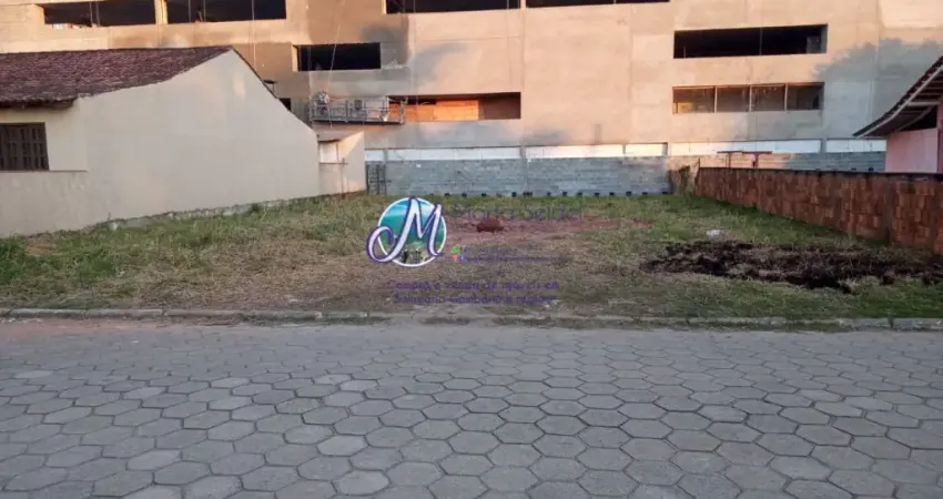 Terreno com 15metros de frente à 450 metros da praia no Itacolomi  Balneário Piçarras-SC