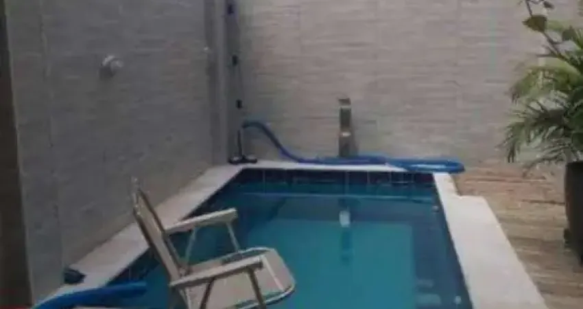 Casa com 3 dormitórios à venda, 78 m² por R$ 320.000 - Vila Valqueire.