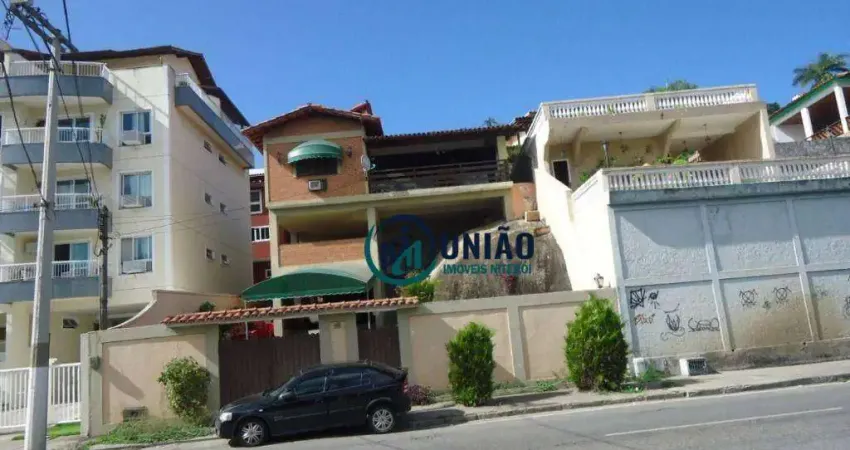 Casa com 4 quartos à venda, 377 m² por R$ 890.000 - Itacoatiara - Niterói/RJ