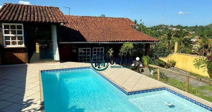 Charmosa casa em rua sem saída, com 3 dormitórios, sendo uma suíte, piscina, churrasqueira e campo de futebol, Mata Paca - Niterói/RJ