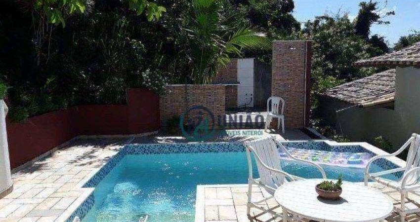 Linda casa com 5 dormitórios, sendo 4 suítes, piscina, quintal, área verde,  à venda, 400 m²  - Camboinhas - Niterói/RJ