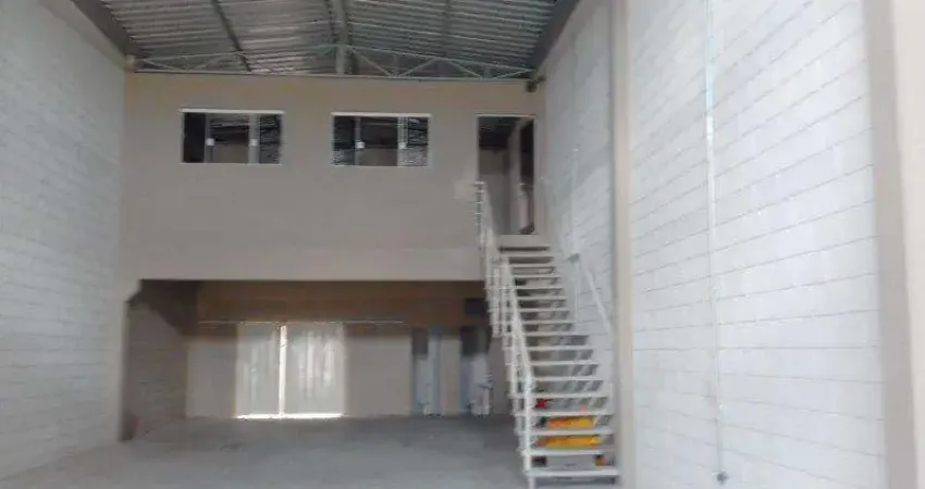 Barracão 290 m² / 03 Wc sociais/ Mezanino/ Zona Oeste
