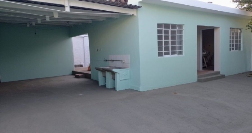 Casa térrea 3 Dorm/ Suíte/ Edícula/ Terreno 500 m²/ Vila Gabriel