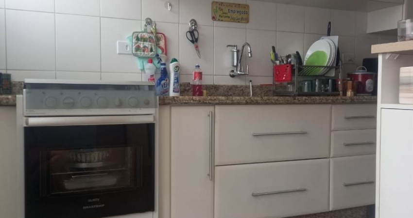 Casa térrea totalmente reformada/ 3 Dorm/ Suíte/ 5 Vagas/ Vila Gabriel