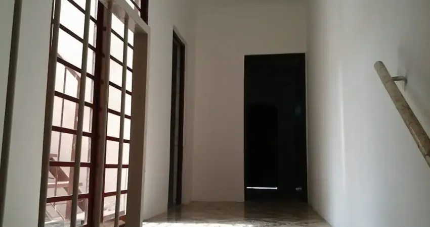 Sobrado à venda/ 3 Dorm./ Suíte/ Varanda/ Área Gourmet/ Ac. Av Itavuvu