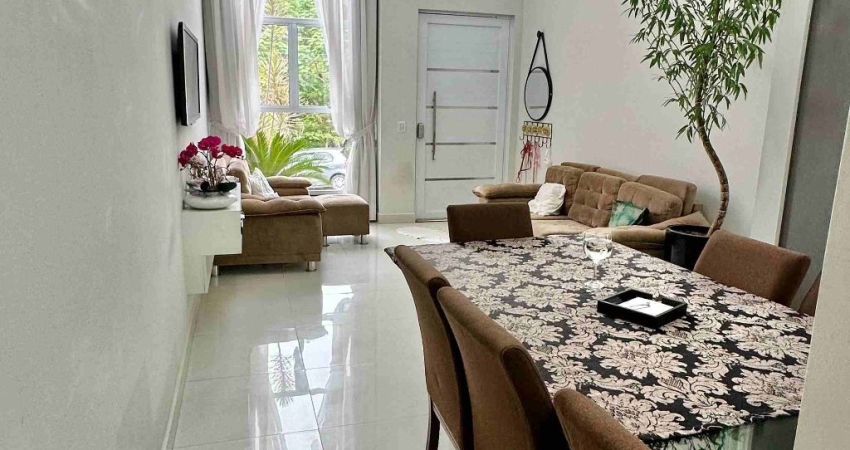 Casa mobiliada em condomínio 3 Suítes/ 5 Wc´s/ Área Gourmet/ Ac. Av. Elias Maluf